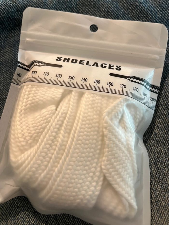 Lacets larges