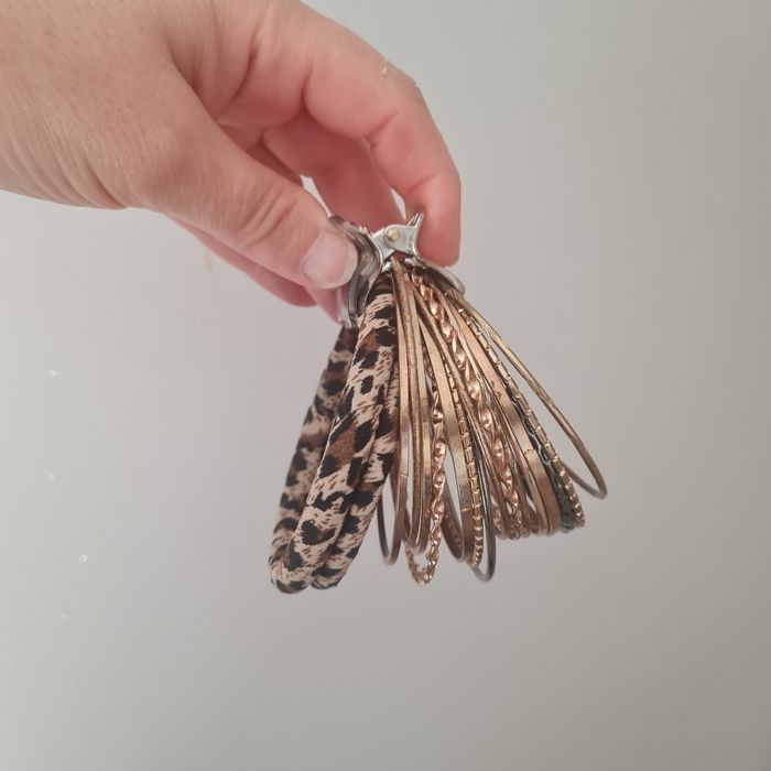 Beau lot de bracelets