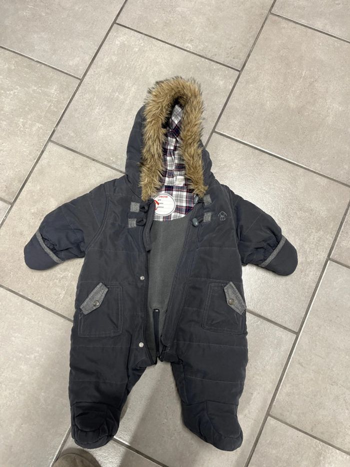 Combinaison à capuche gants intégrés