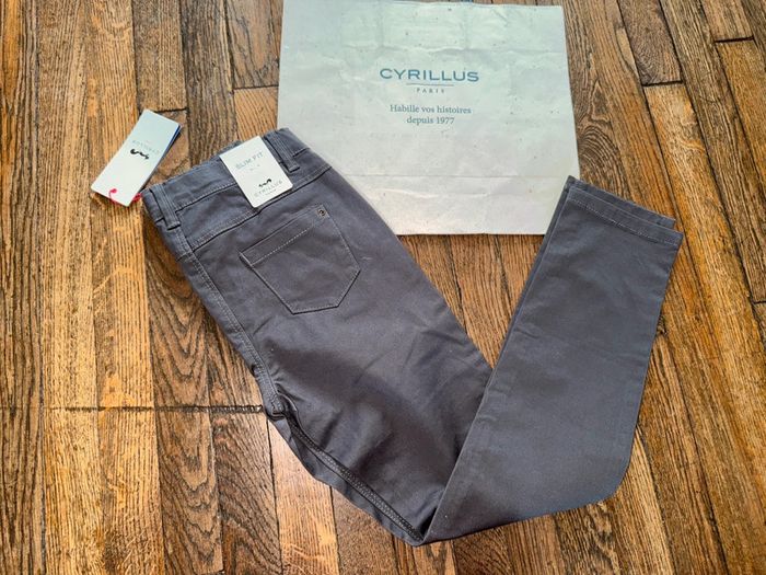 Jeans Cyrillus 9 ans Neuf avec étiquette