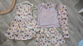 Lot tenue vêtements identiques similaire fille jumelles 4 ans