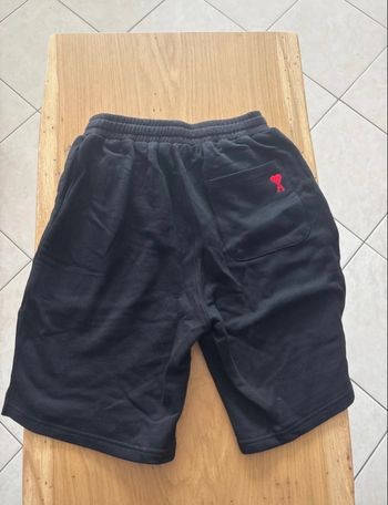 short, ami Paris