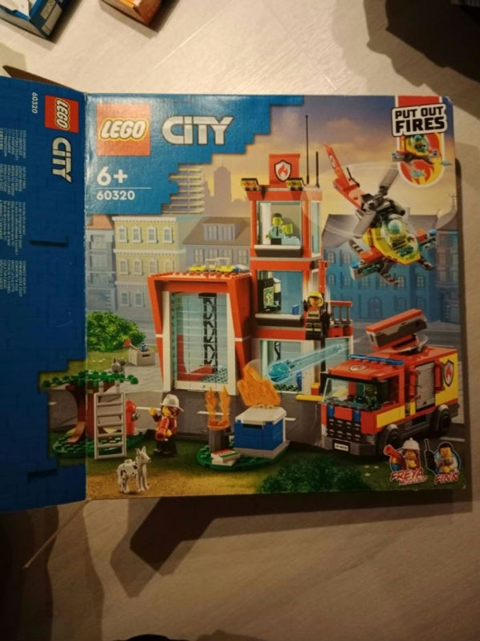 Lego city 60320