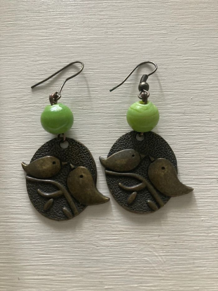 Boucle d’oreille verte - photo numéro 2