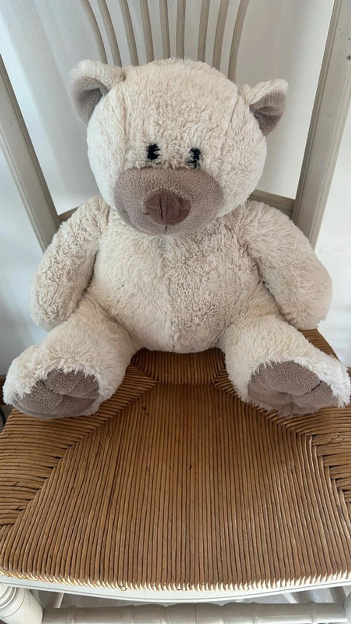 Ours en peluche Famosa softies 2017