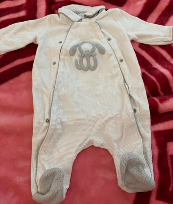 Pyjama blanc et gris