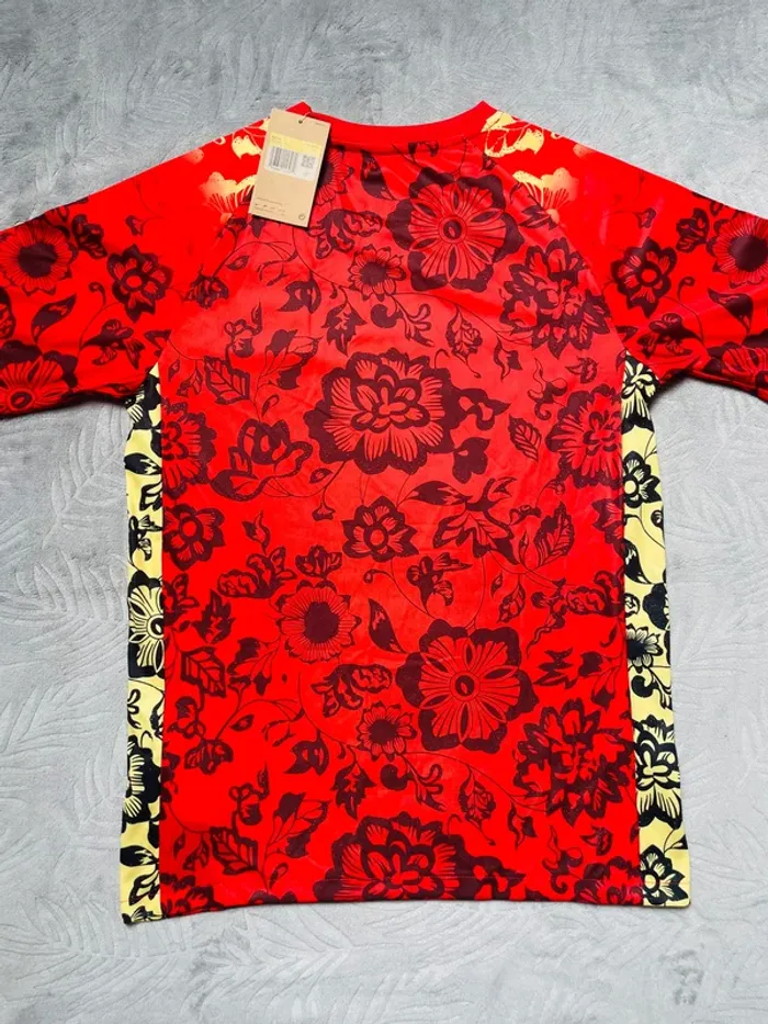 Maillot concept foot Portugal rouge fleurs taille S - photo numéro 9