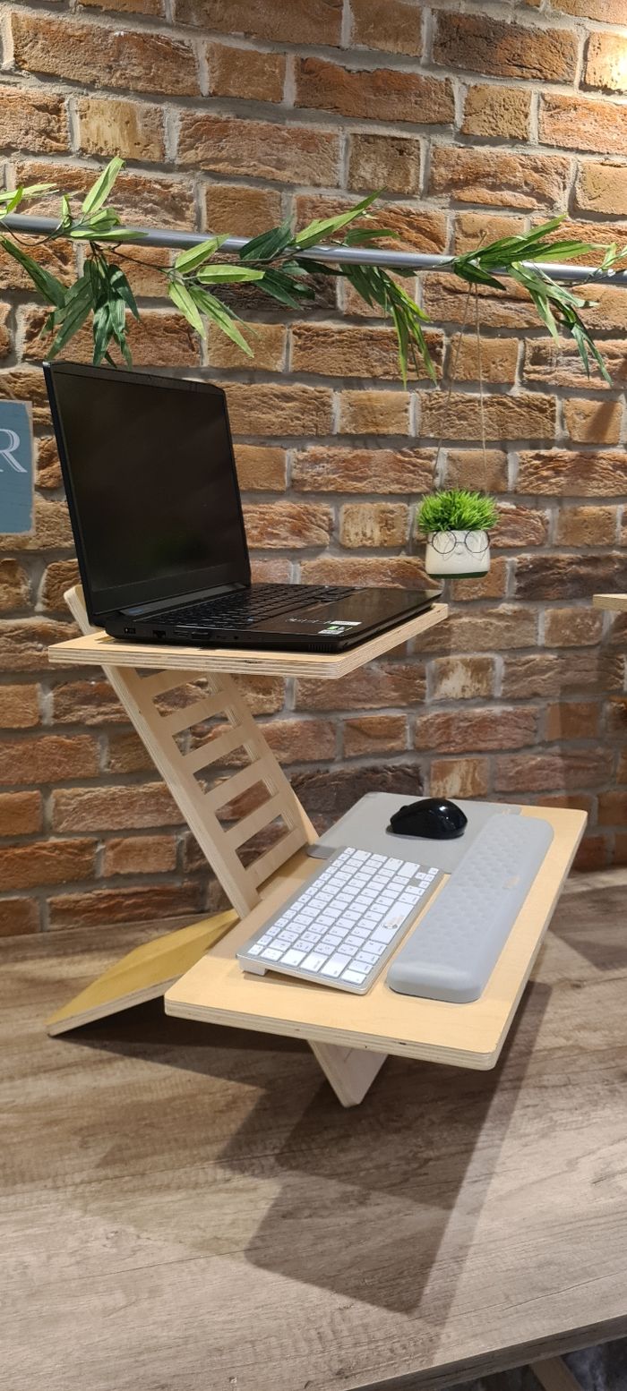 Support bois réglable pour travailler assis debout