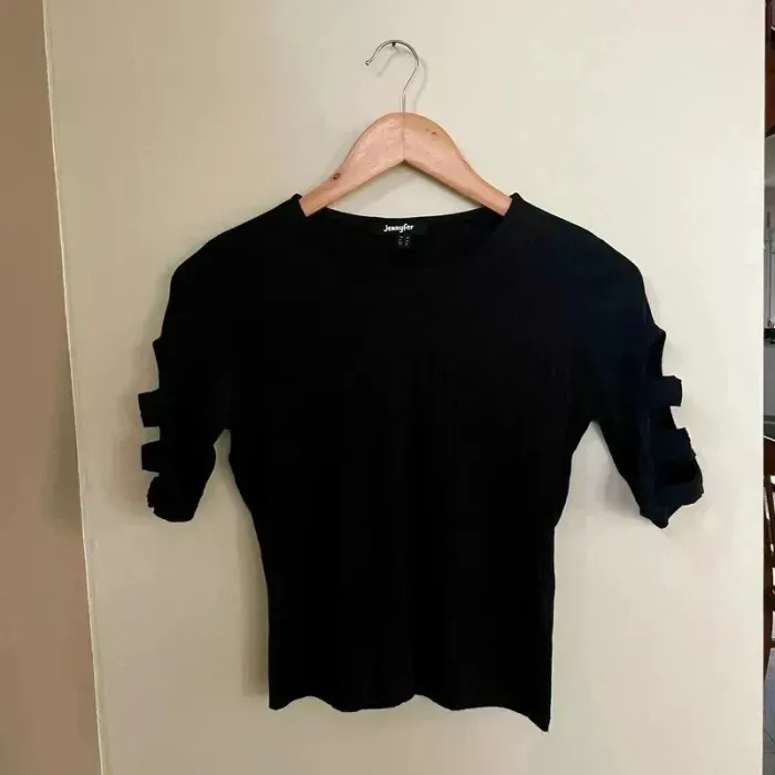 t-shirt Jennyfer T.M manches ajourées, maille côtelée stretch, col rond, coupe près du corps V036