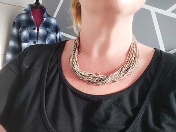 collier multirang peu porté
