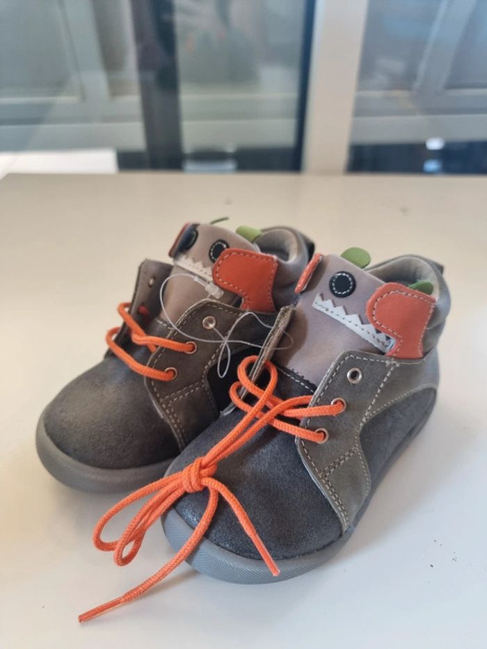 Chaussures / bottillons bébé - photo numéro 2