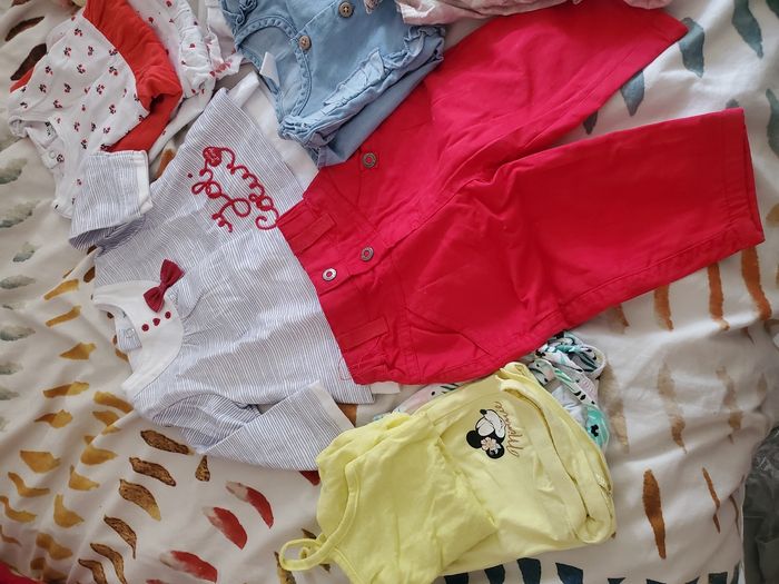 Gros lot 47 vêtements 6M - photo numéro 2