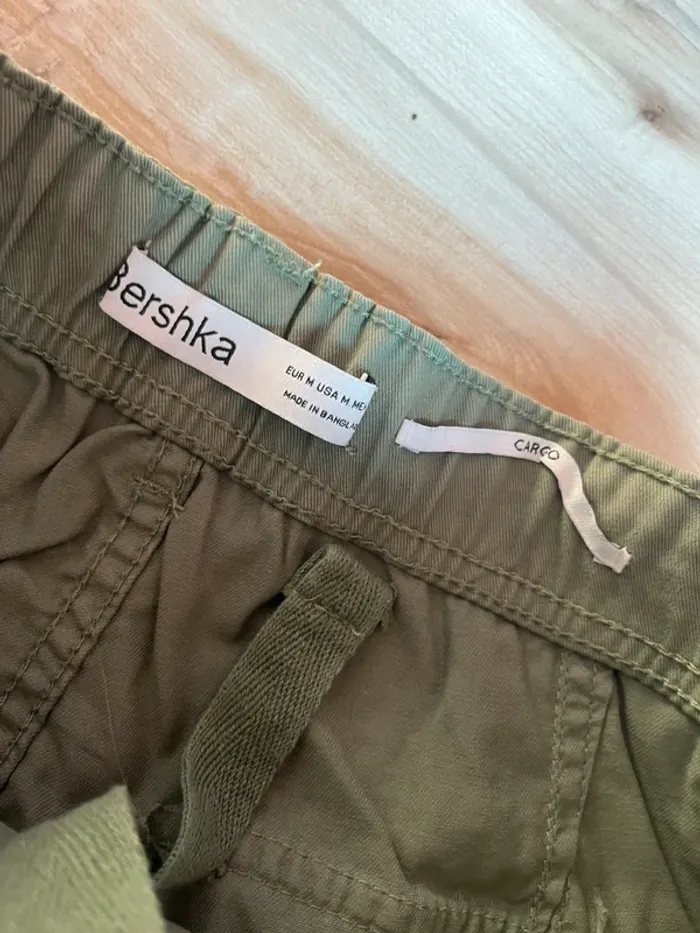 short cargo kaki bershka - photo numéro 2