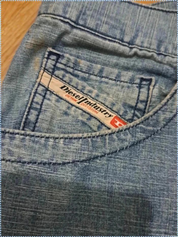 Jeans Diesel bon état - taille 40 cm (16) - photo numéro 4