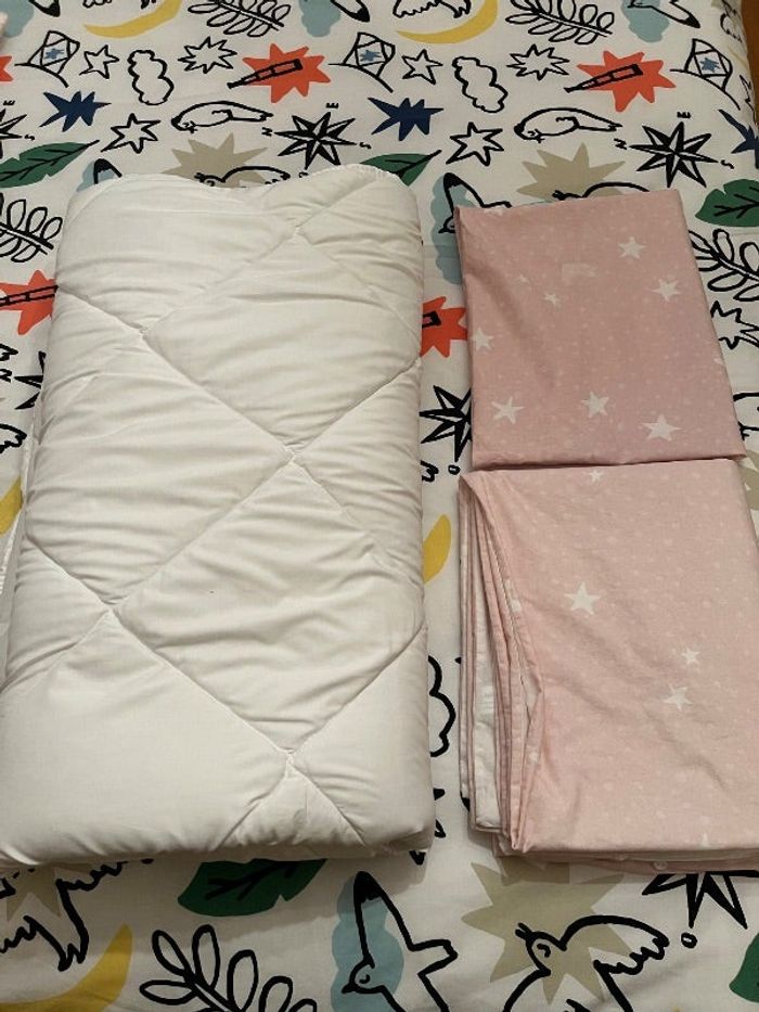 Couette lit bébé + housse et taie d’oreiller