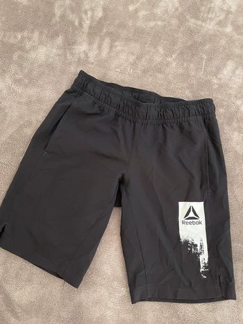 Short Reebok noir 8 ans