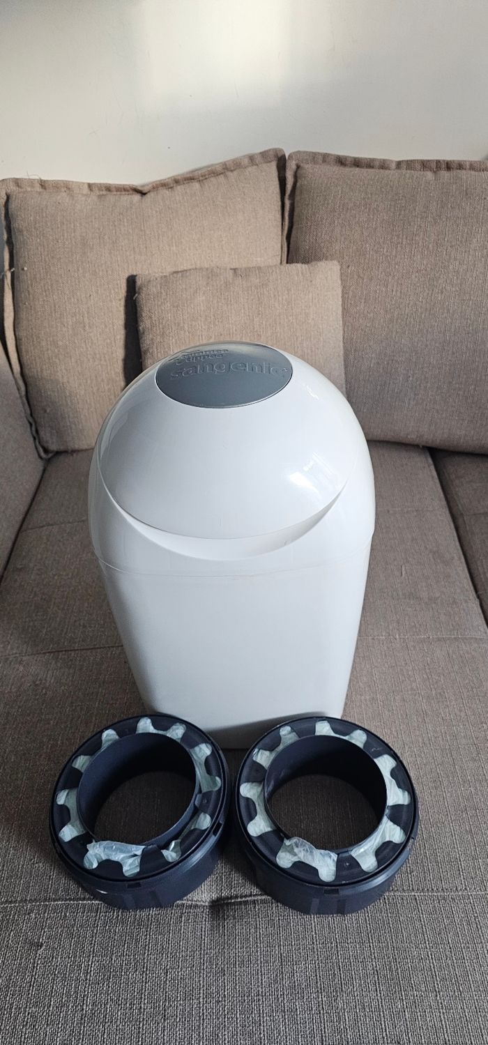 Poubelle a couche avec 2 recharges neuves - photo numéro 4