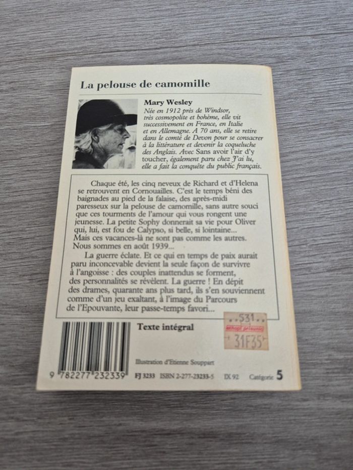 La pelouse de camomille Mary Wesley - photo numéro 2