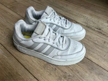 Baskets blanches Adidas femme 39 1/2