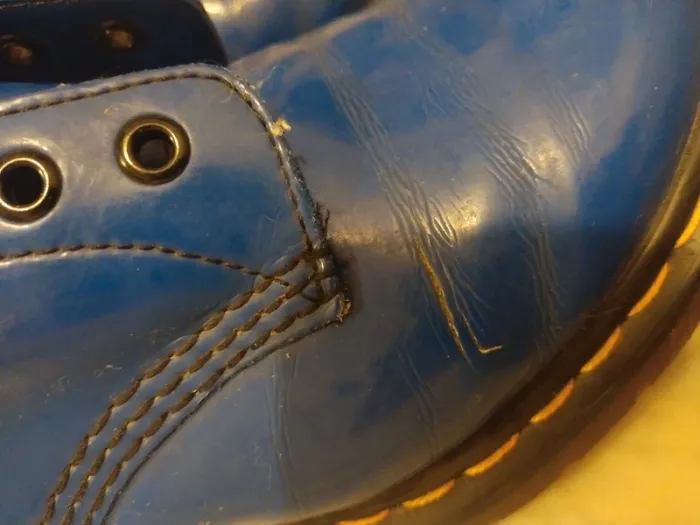 Doc Dr Dc Martens bleu blue roi électrique electric vernis varnish - photo numéro 3