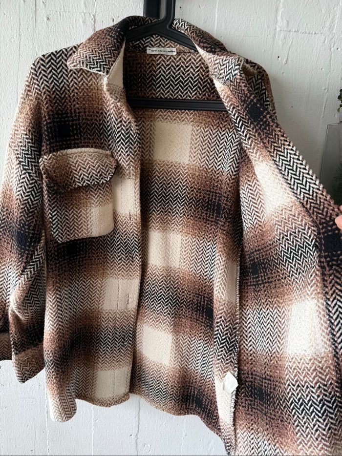 Veste chemise carreaux  Taille universelle ok pour un S ou M Deux poches à rabats poitrine - photo numéro 4