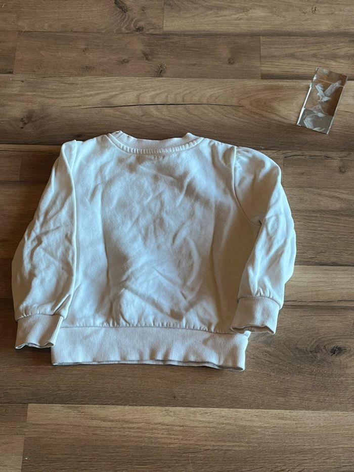 Je vend le pull fille 3 ans 90 a 97 cm tres bon - photo numéro 2
