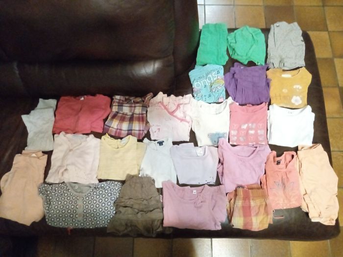 Ensemble de 33 vêtements Fille - 2 ans - Différentes marques - photo numéro 3