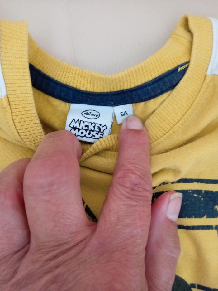 T-shirt taille 5 ans - photo numéro 2