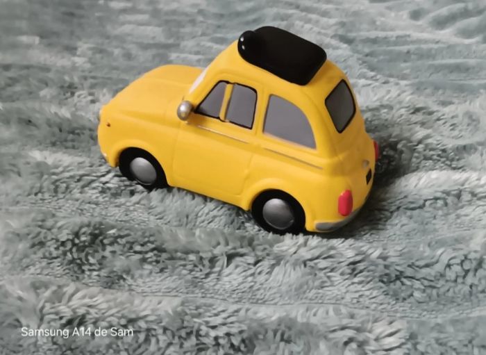Luigi cars disney pixar - photo numéro 2
