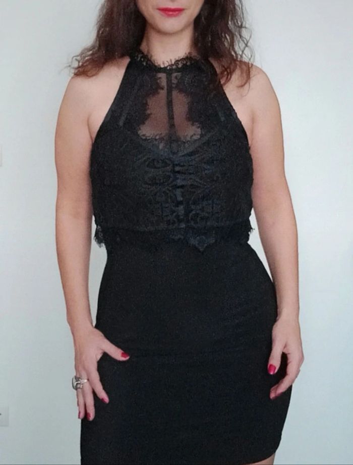 Robe de soirée dentelle et voile taille M/L - photo numéro 8