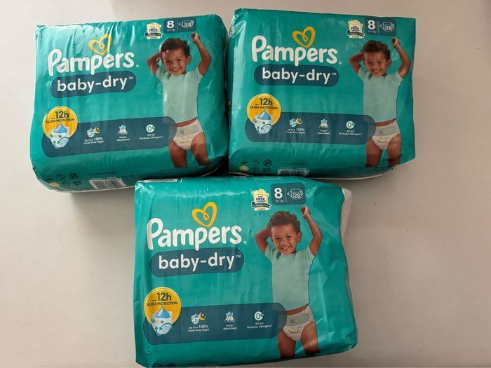 84 couches Pampers baby dry taille 8