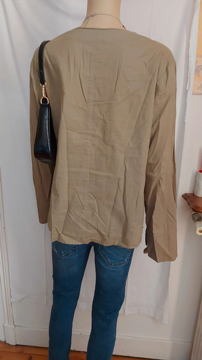 Blouse beige- légère- col V- motif uni/ autre ton taille XXL/44 - photo numéro 2