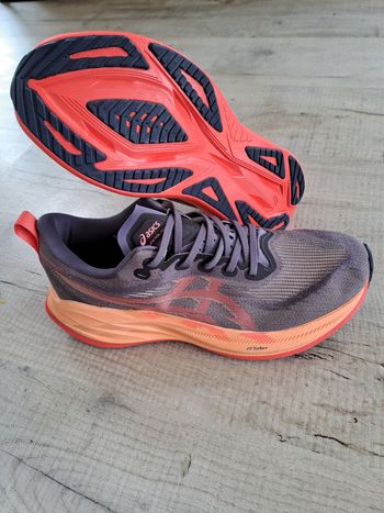 Running asics superblast