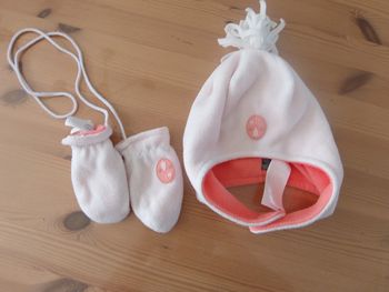 Ensemble bonnet et moufles