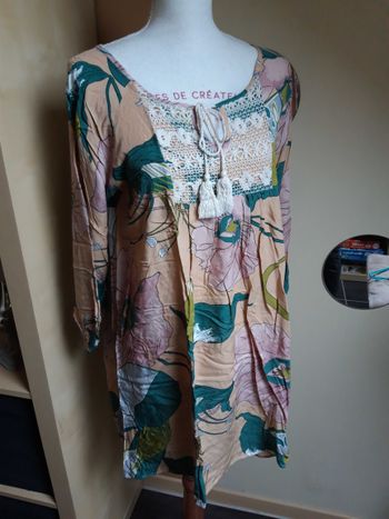 Tunique ou robe beige fleurie dentelle L/XL neuve