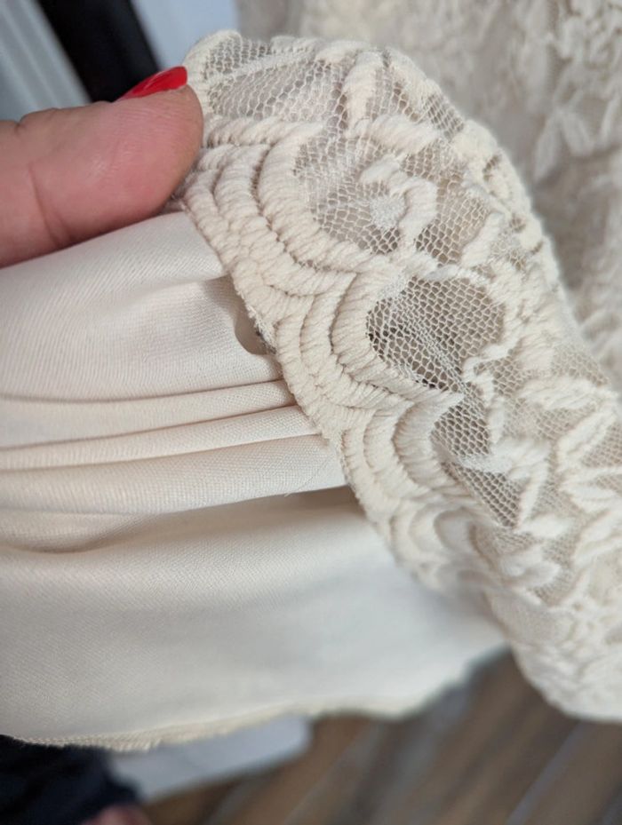 Robe beige en dentelle taille 44 - photo numéro 4