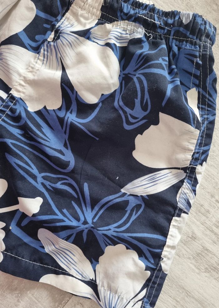Short de bain 8 ans - photo numéro 2