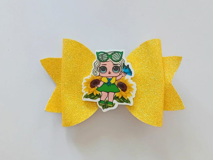 barrette jaune lol surprise de 8cm