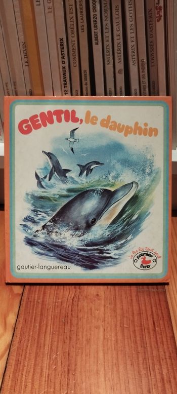 Livre vintage Gentil, le dauphin