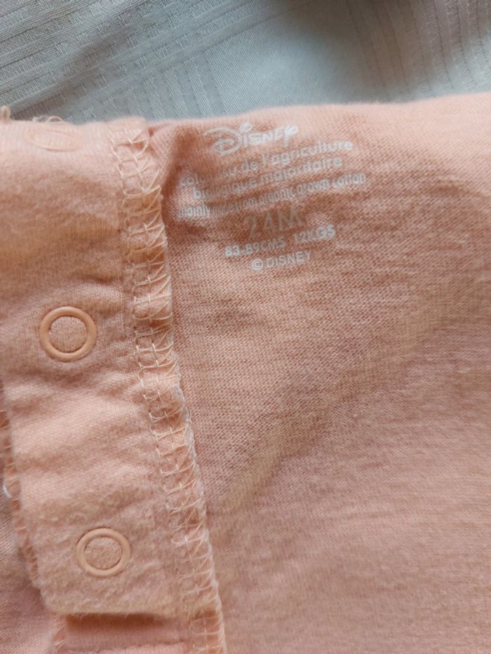 Tee-shirt Disney Baby taille 24 mois - photo numéro 3