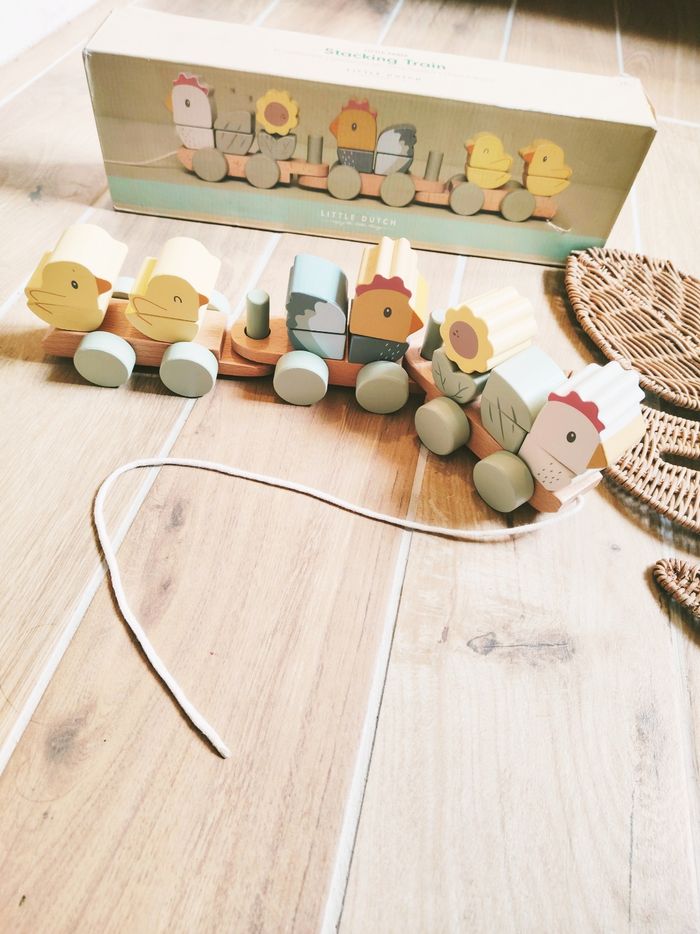 🐤Train Poulet little farm avec Formes à empiler en bois marque Little dutch - photo numéro 4
