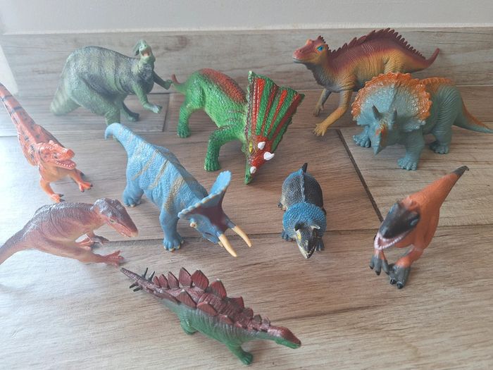 Lot  dinosaures