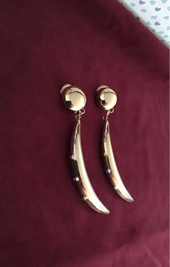 Très beaux clips vintage.Années 80