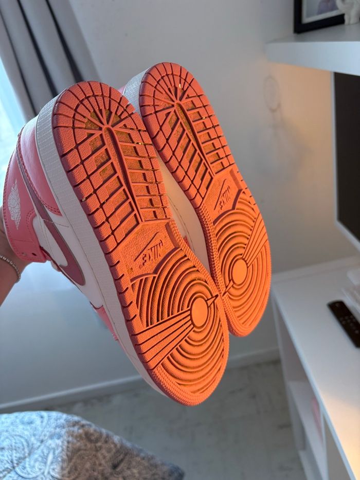Jordan 1 mid taille 38 - photo numéro 5