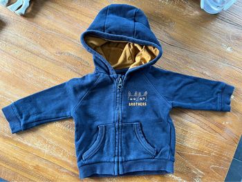 Gilet sweat capuche KIABI 6 mois