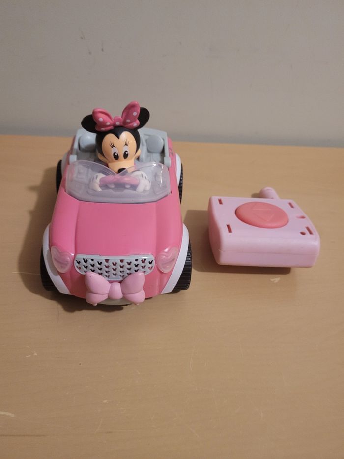 VOITURE TÉLÉCOMMANDÉE DISNEY - MINNIE MOUSE