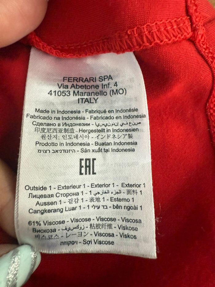 Robe Ferrari 7/8 ans - photo numéro 4