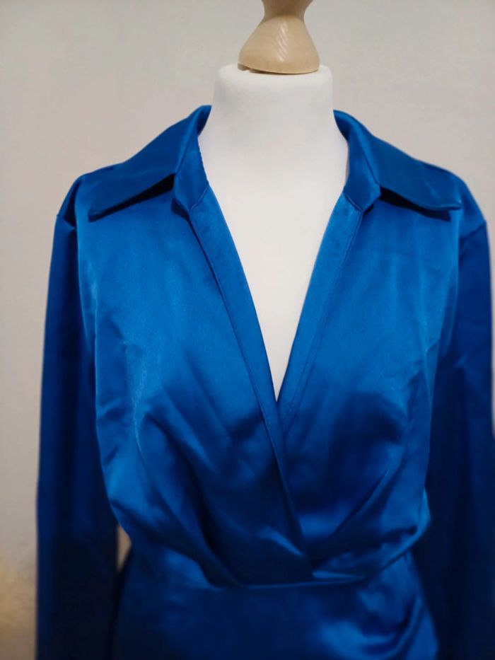 Robe bleue satinée cache-coeur Most Wanted taille XS 34 - photo numéro 3