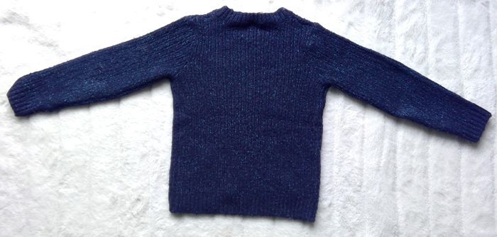 Pull bleu marine en 5 ans - photo numéro 4