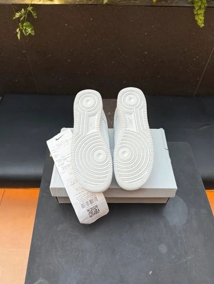 Nouveau Nike Air Force 1 Low '07 Blanc  Taille 38 - photo numéro 5